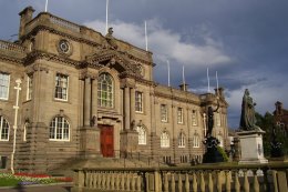  South Shields Town Hall, which was built in 1905-10 and designed by E.E. Fetch